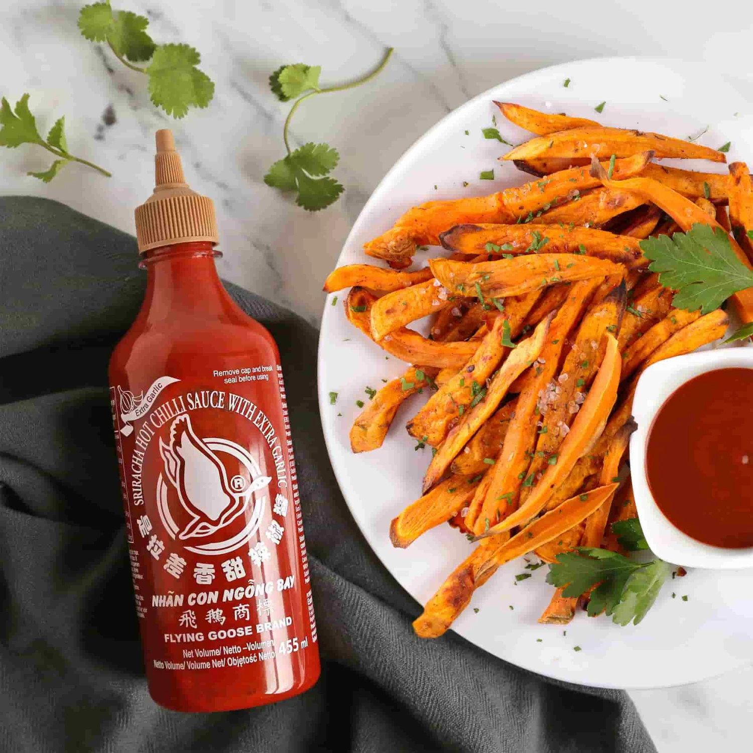 Ingredients Flying Goose Sriracha - Extra Garlic 455ml 4 Ingredients Flying Goose Sriracha - Extra Garlic 455ml