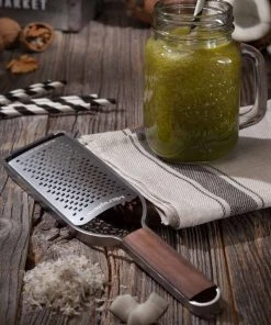 Cookware Master Series Walnut Microplane Gourmet Coarse Grater 7 Cookware Master Series Walnut Microplane Gourmet Coarse Grater