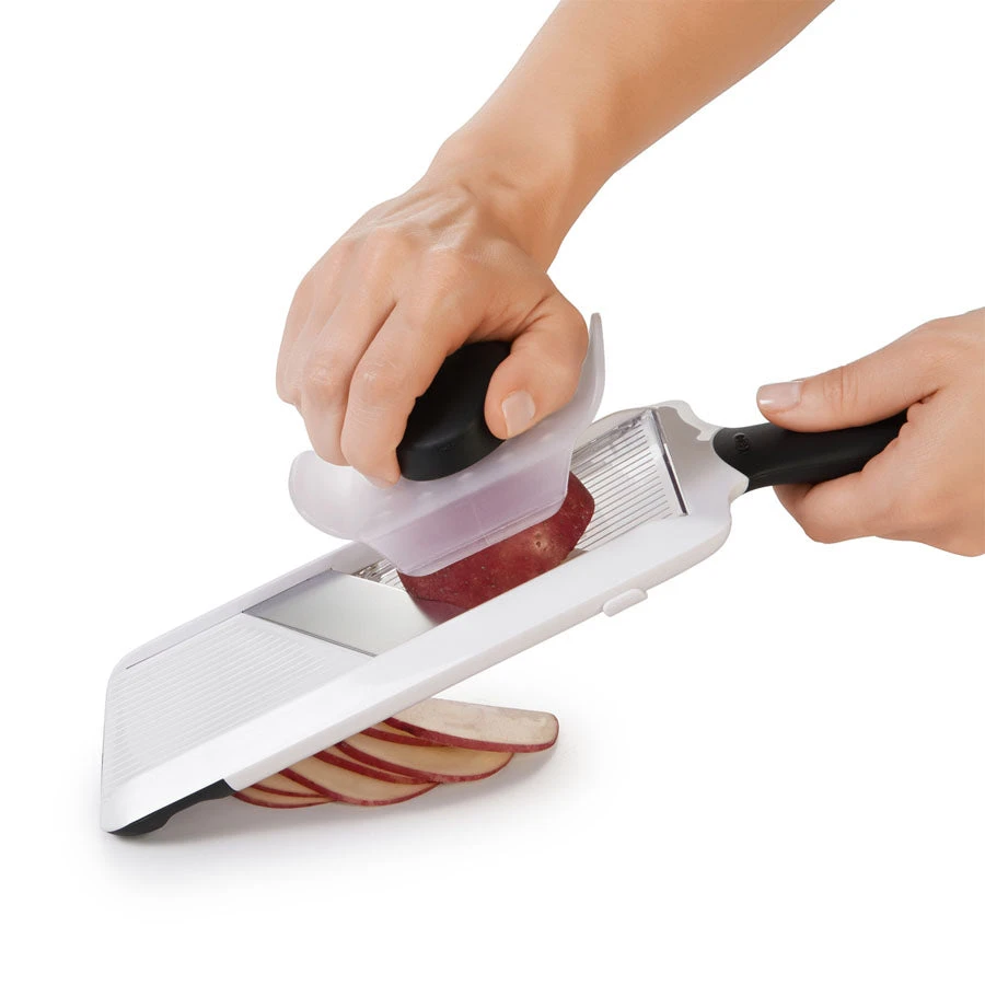 Cookware OXO Good Grips Hand-Held Mandoline Slicer 4 Cookware OXO Good Grips Hand-Held Mandoline Slicer